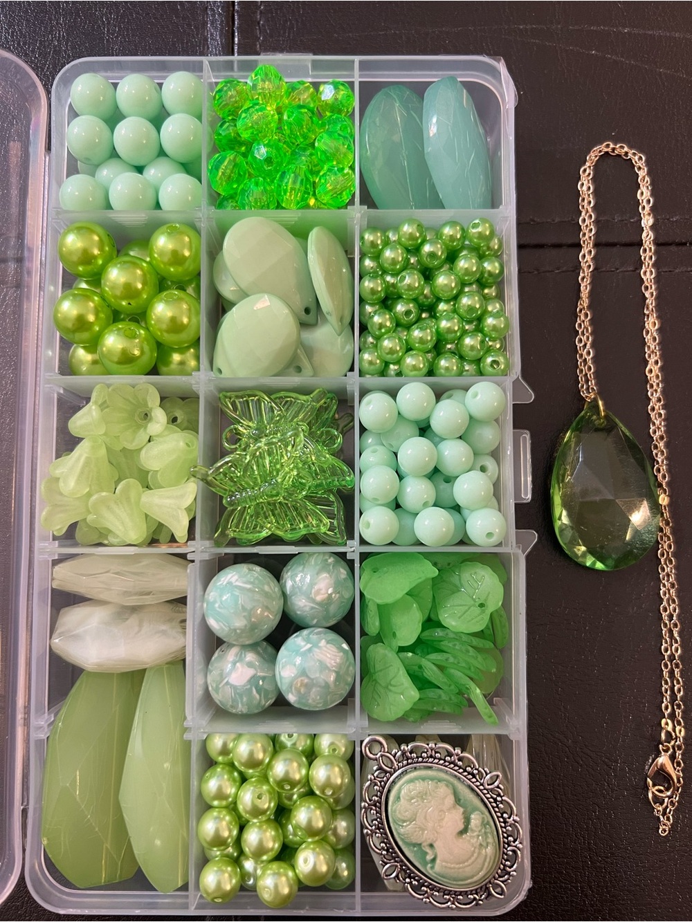 Craft Beads, GRANNY SMITH APPLE - NO WORMS, Jewelry Supplies, loose bulk beads